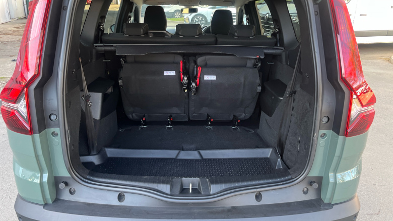 Dacia Jogger 1.0 TCe Extreme SE 5dr Petrol Estate